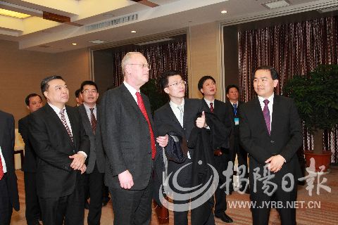 德國前國防部長、社民黨主席——魯?shù)婪颉ど碃柶缴W揭考察訪問