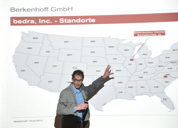 Berkenhoff公司代表托比亞斯·諾特為聯(lián)合會(huì)介紹公司業(yè)務(wù)