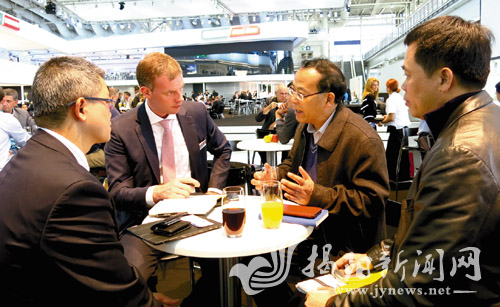 �е½��ټ��F�L�W�����L(f��ng)̤��ȥ ӯӯ�M�d�w