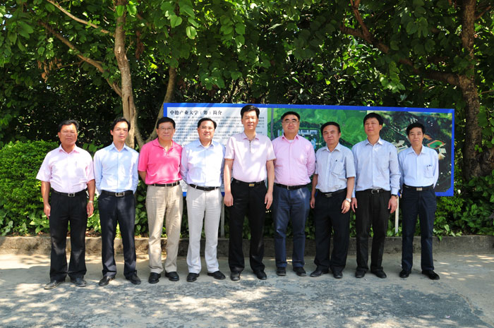 �����������_��ɭ��Ͷ�Y���M(j��n)���v�A�����W��