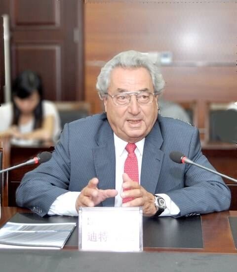 德國(guó)聯(lián)邦雇主協(xié)會(huì)原會(huì)長(zhǎng)迪特·洪德:與中德金屬生態(tài)城攜手同行